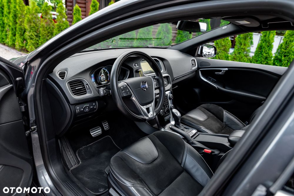 Volvo V40 D4 Geartronic R Design - 16