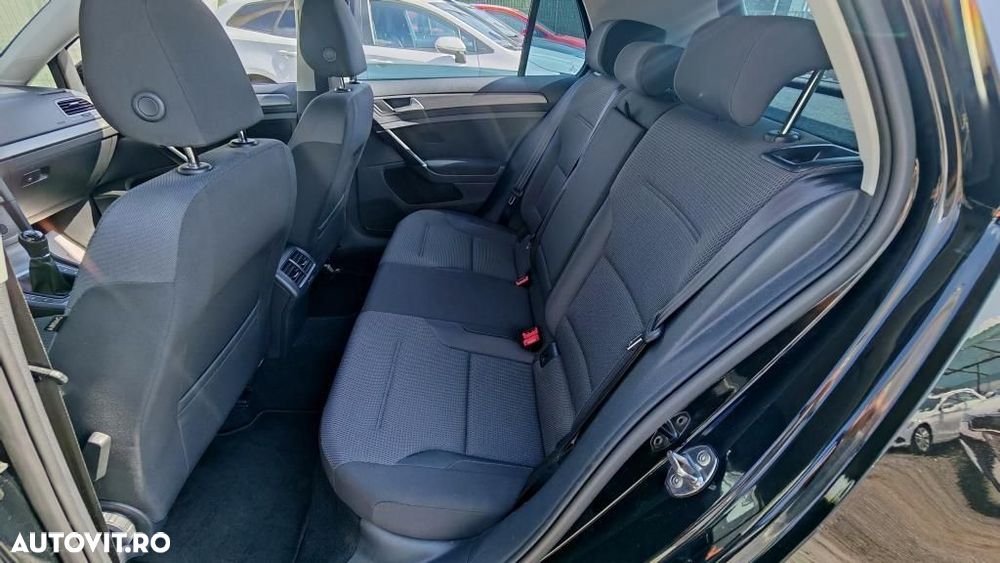 Volkswagen Golf - 13