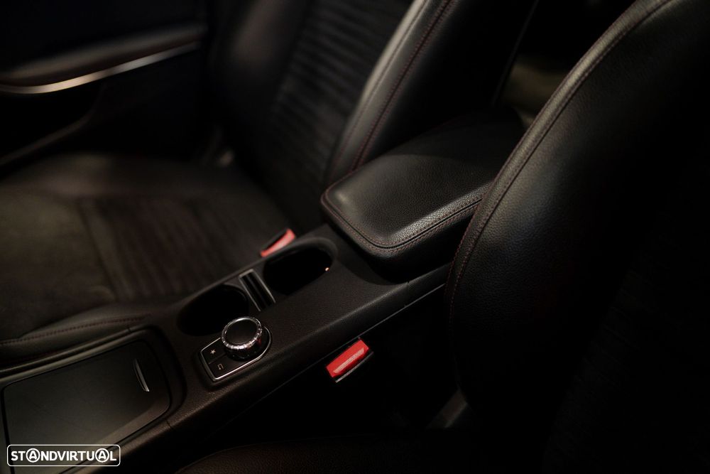 Mercedes-Benz CLA 220 - 32