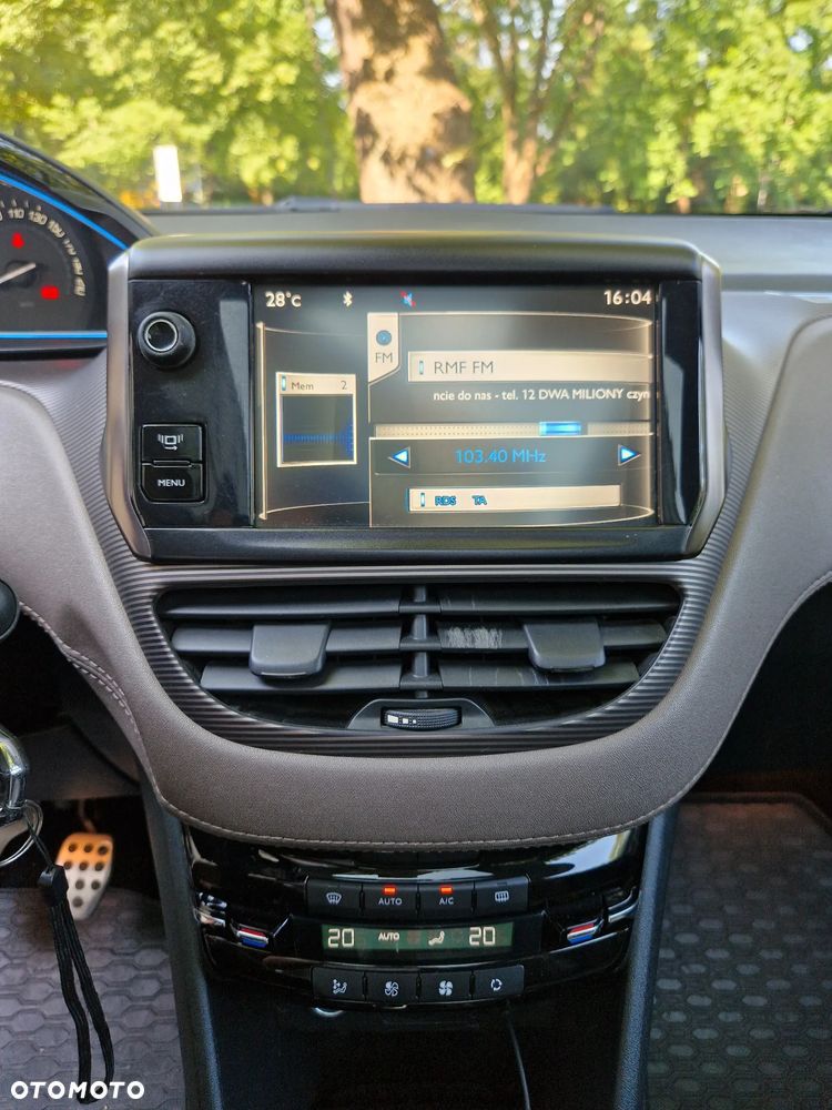 Peugeot 2008 e-HDi FAP 115 STOP & START Allure - 17