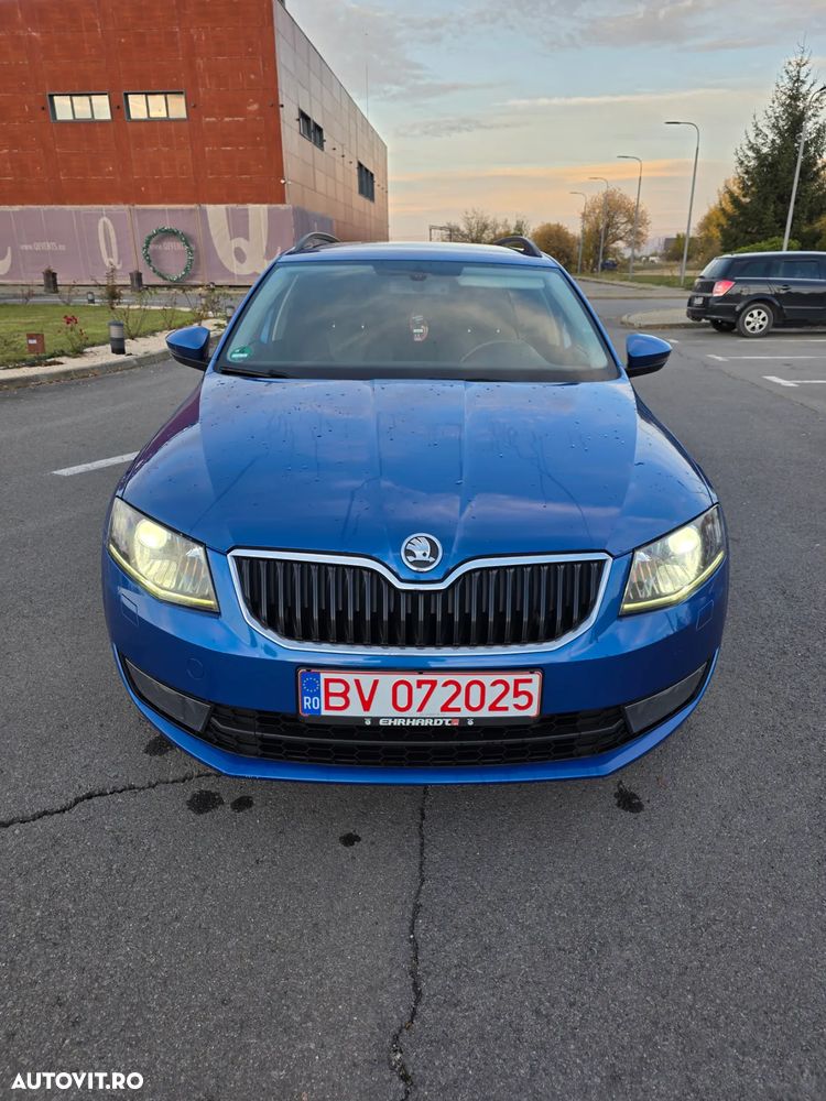 Skoda Octavia Combi 2.0 TDI Style - 3