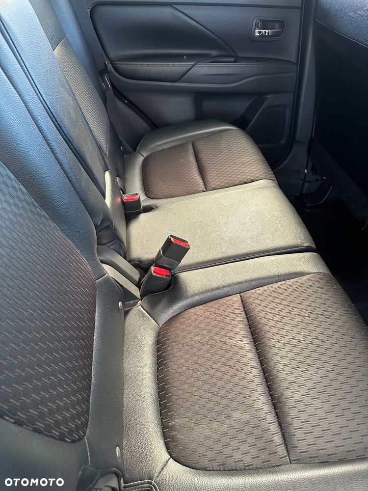 Mitsubishi Outlander 2.2 DI-D Instyle SDA 4WD - 8