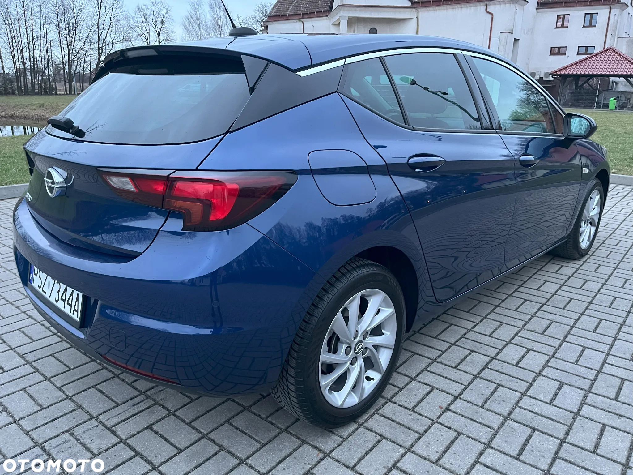 Opel Astra V 1.2 T Elegance S&S - 10