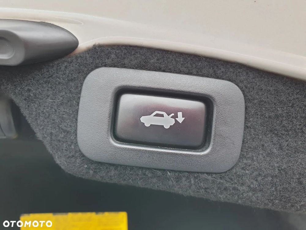 Lexus LS 600h Elegance - 40