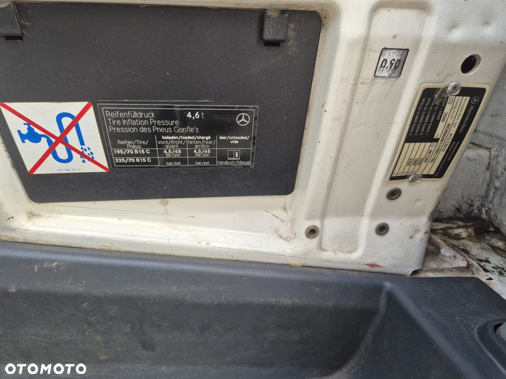 Mercedes-Benz Sprinter 413 - 16