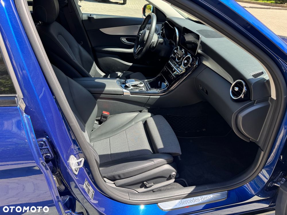 Mercedes-Benz Klasa C 300 9G-TRONIC Avantgarde - 20