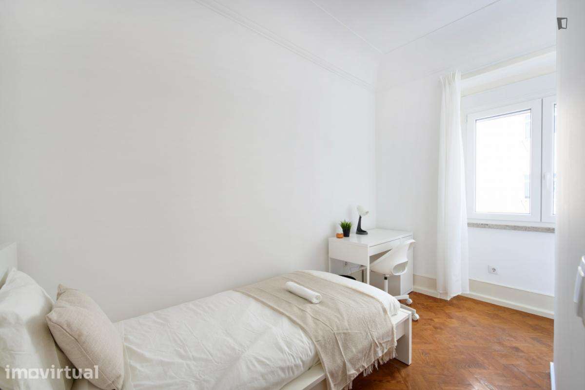 Quarto - localizado em Marquês de Pombal Lisbon - Grande imagem: 5/23