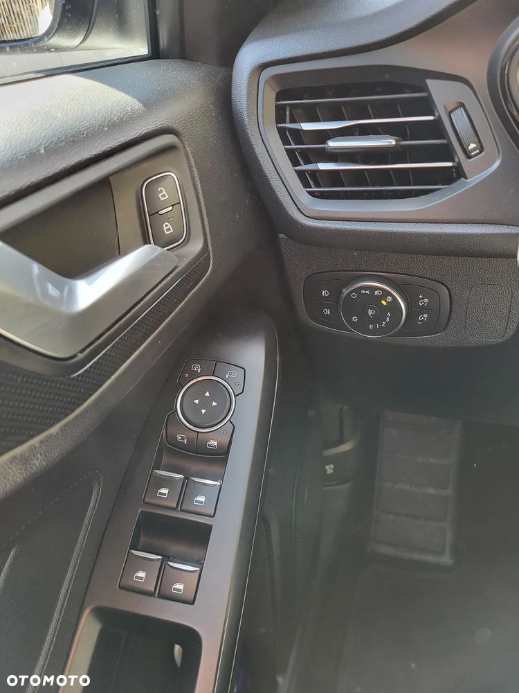 Ford Focus 1.5 EcoBlue Start-Stopp-System ST-LINE - 17