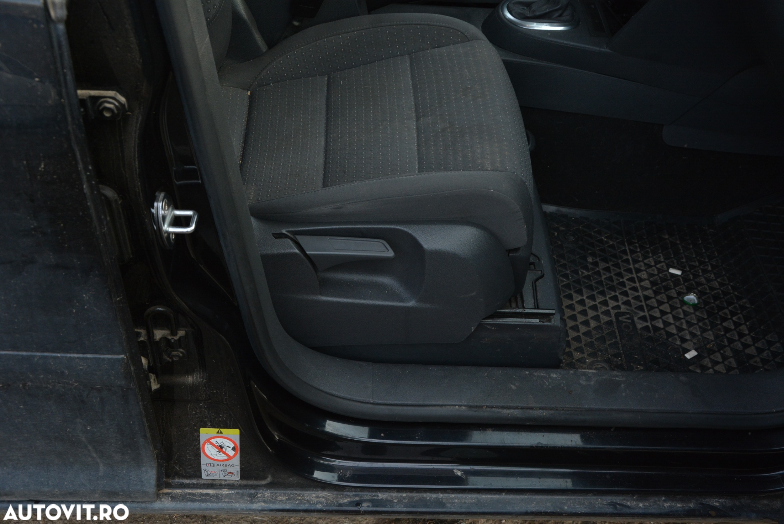 Dezmembrari  VW TOURAN (1T)  2003  > 2010 2.0 TDI Motorina - 23