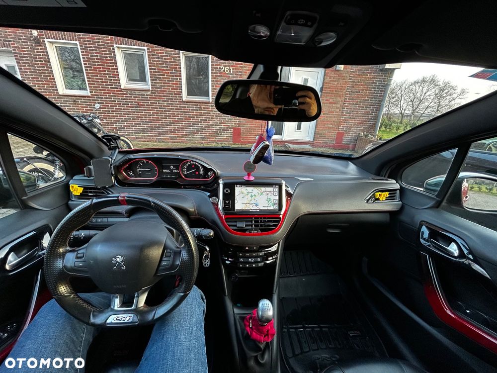 Peugeot 208 GTI 200 THP - 12