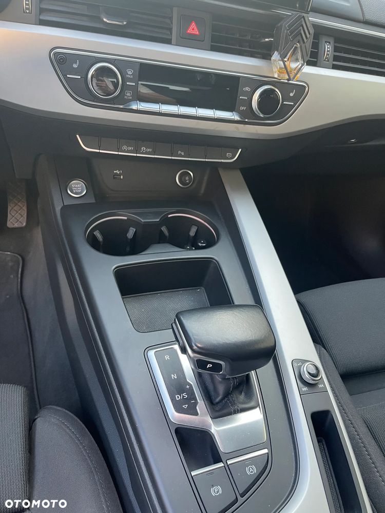 Audi A4 Limousine - 9