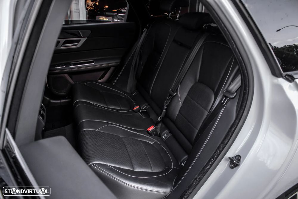 Jaguar XF Sportbrake 20d AWD Aut. R-Sport - 29