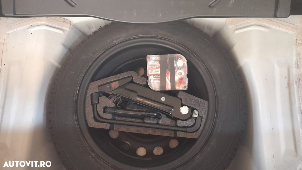 Peugeot 107 1.0 E Active - 11