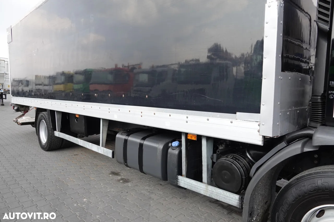 Renault PREMIUM 280 DXI / CONTAINER - 8.9 M / SOLO / LIFT - 12