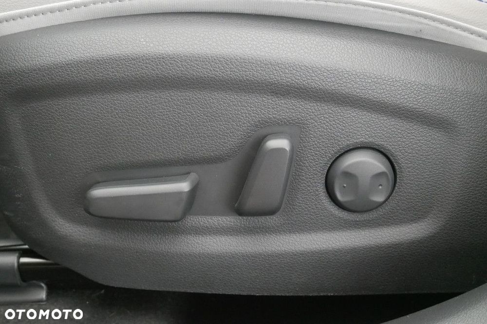 Hyundai Kona 64kWh Executive - 35