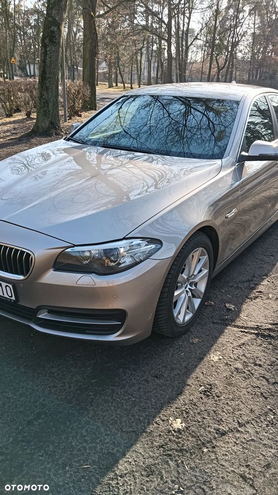 BMW Seria 5 525d xDrive - 13