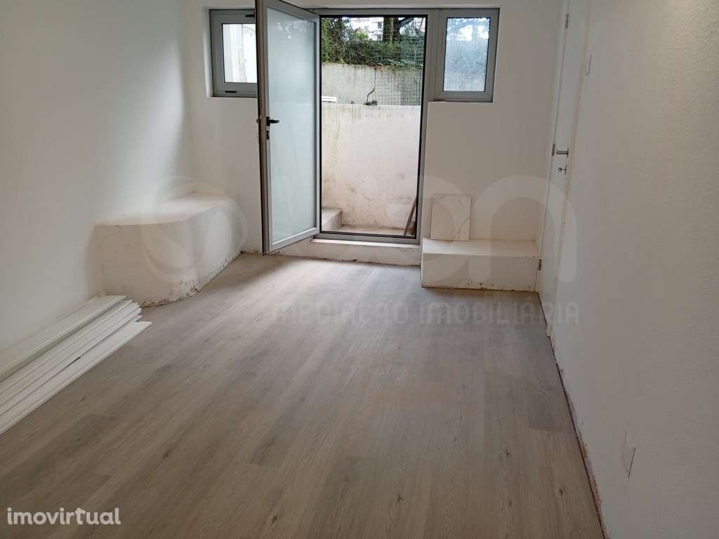 Fração autónoma composta por 4 arrumos para habitação - Grande imagem: 4/5