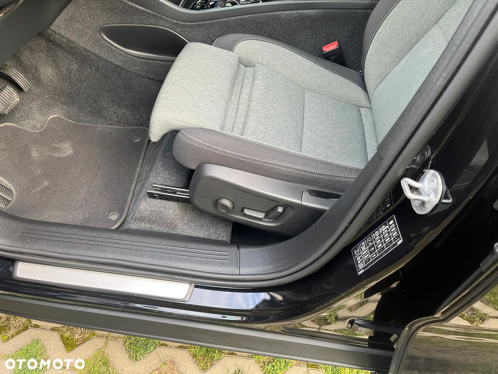 Volvo XC 40 T4 Recharge DKG Ultimate Bright - 14
