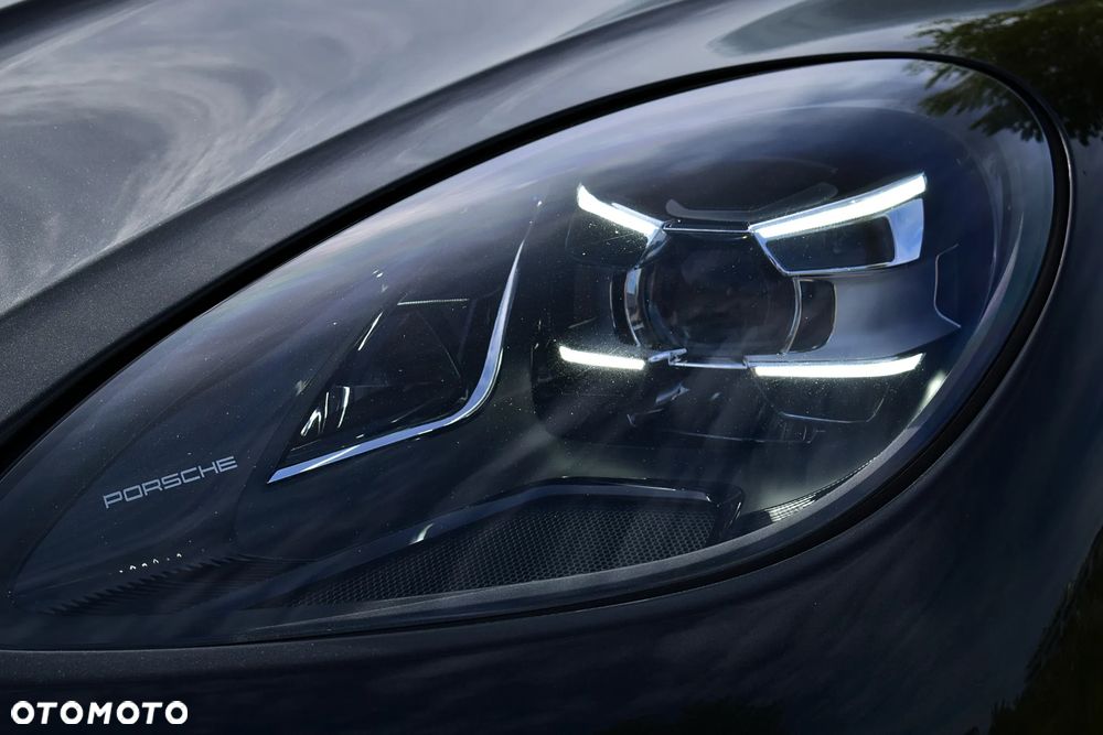Porsche Macan - 24