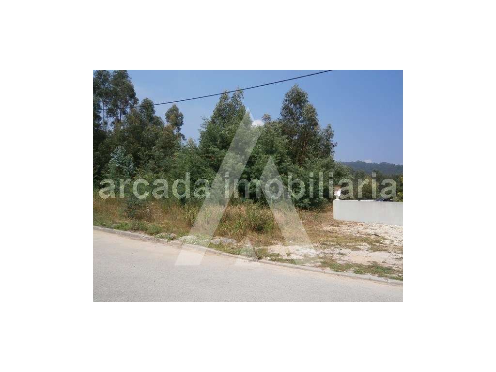 Terreno em Sever do Vouga, com 15 m de frente e 521 m2 de área total. - Grande imagem: 2/5