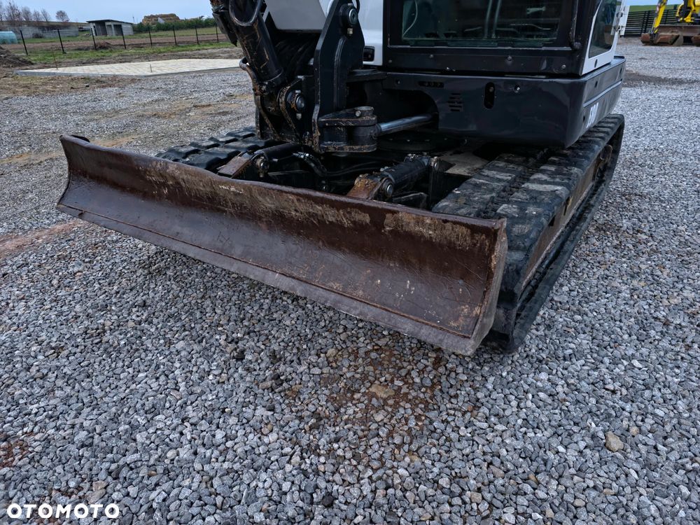 Bobcat E80 - 30