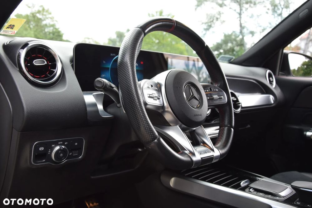 Mercedes-Benz GLB - 18