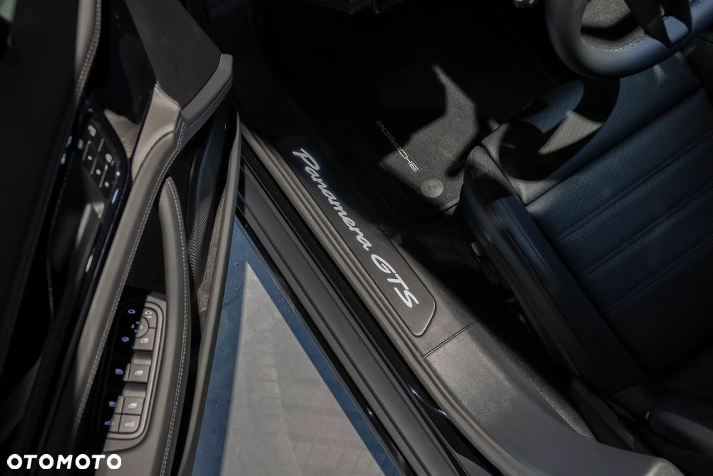 Porsche Panamera - 22