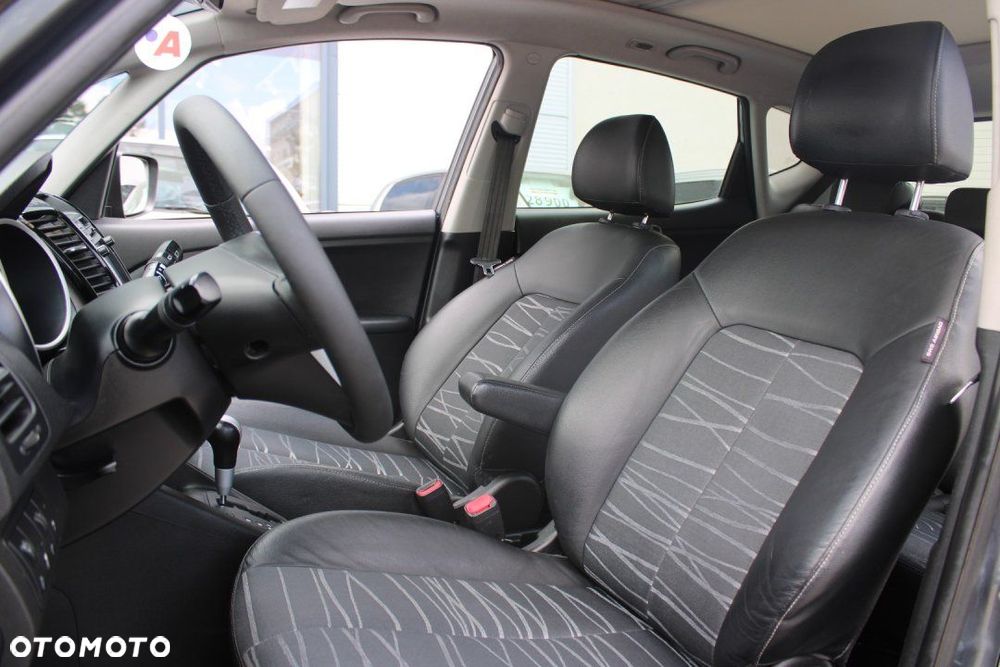 Kia Venga - 14