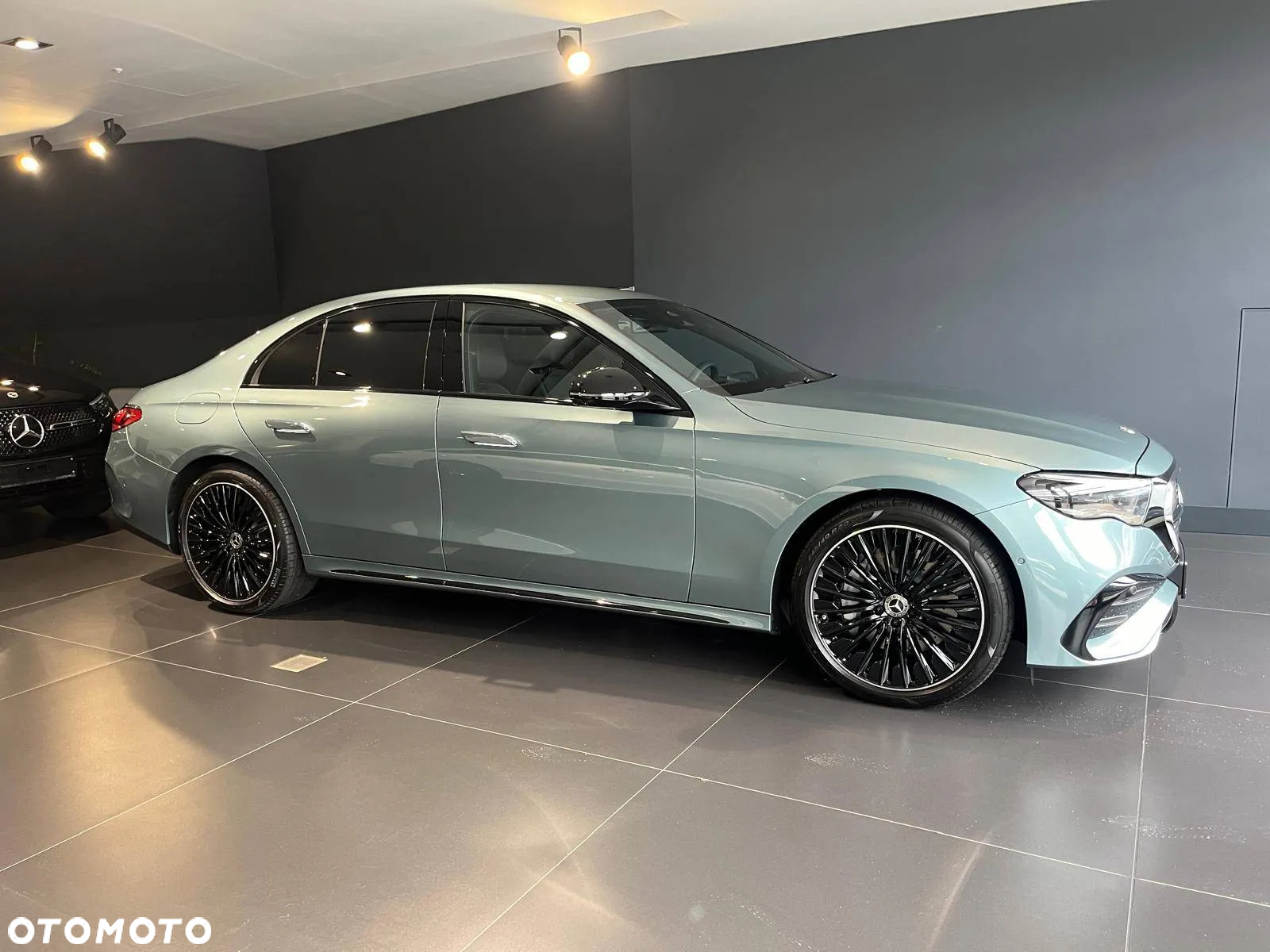Mercedes-Benz Klasa E 200 AMG - 14