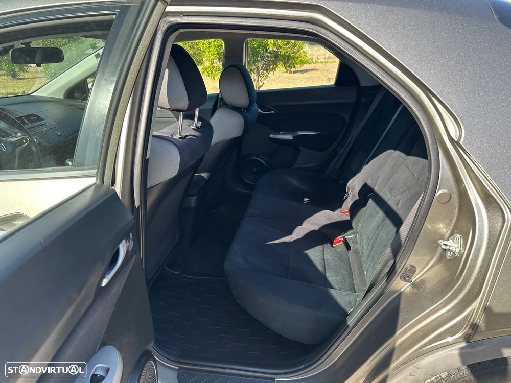 Honda Civic 1.4 Comfort - 19
