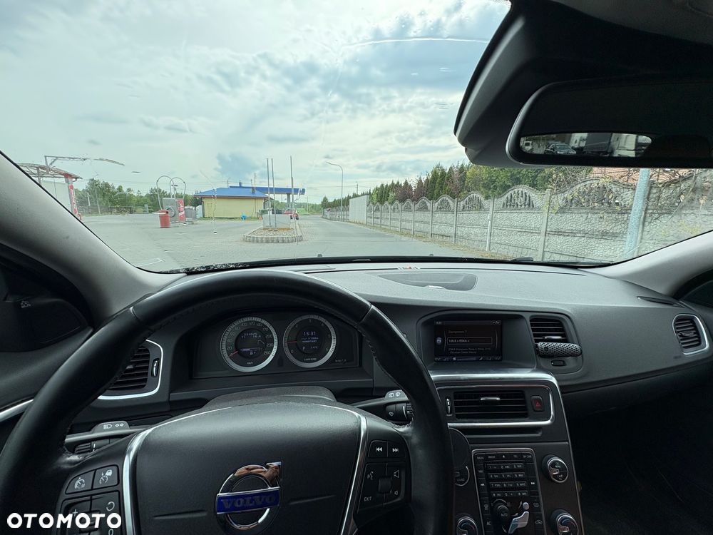 Volvo V60 D3 Geartronic Momentum - 12