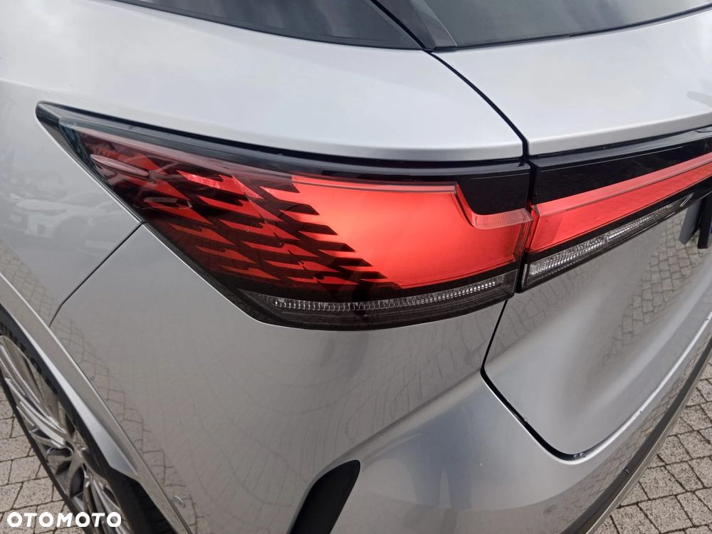 Lexus RX 450h+ Omotenashi - 28