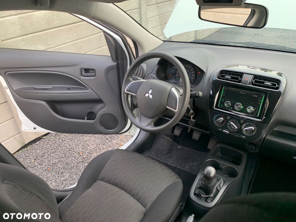 Mitsubishi Space Star - 12