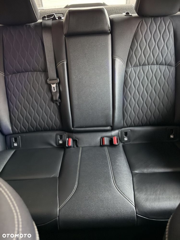 Toyota Corolla 1.8 Hybrid Executive - 32