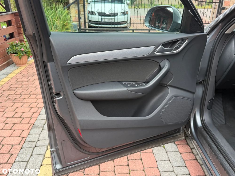 Audi Q3 2.0 TDI Design - 24