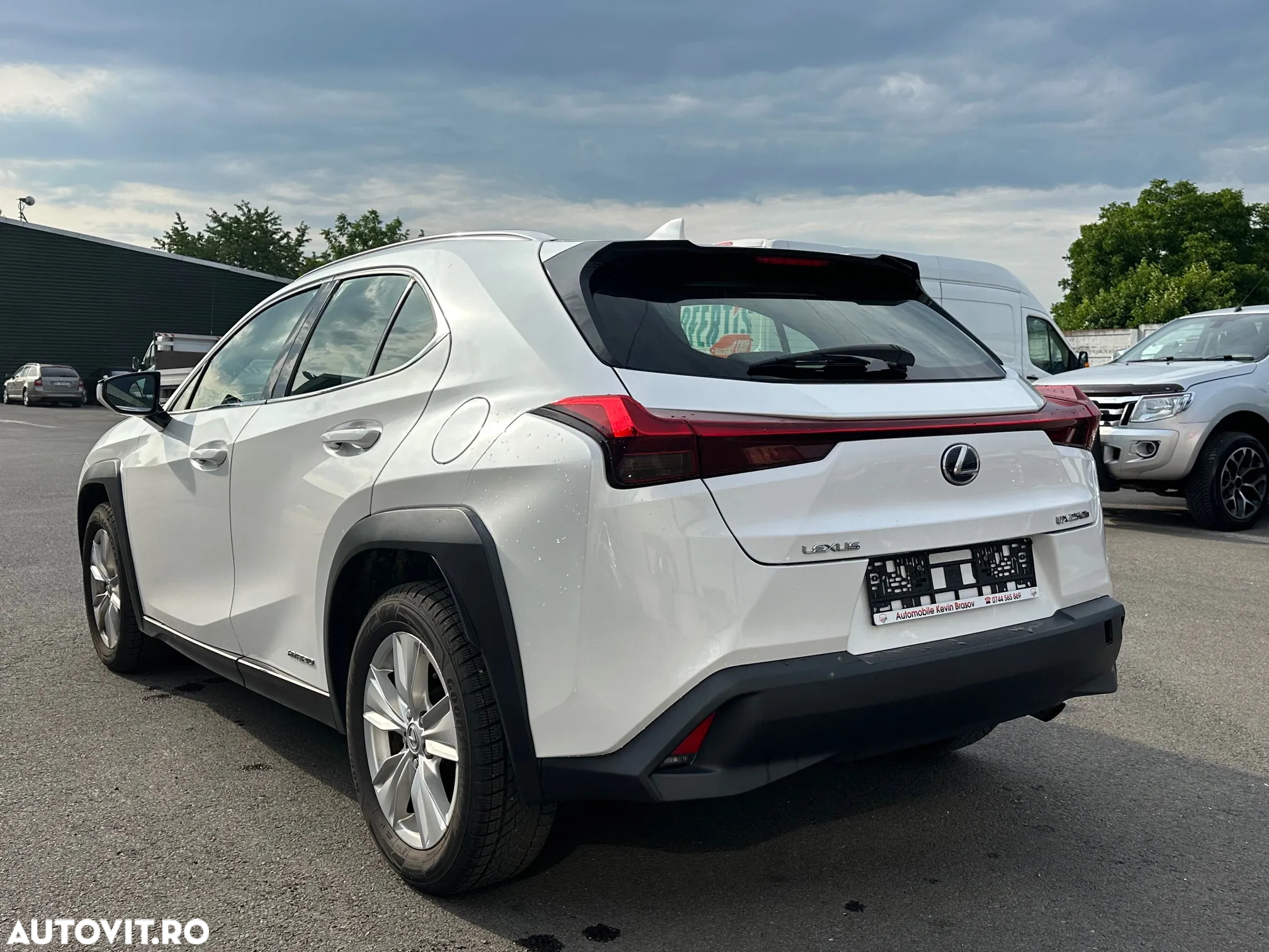 Lexus UX 250h Business Edition - 25