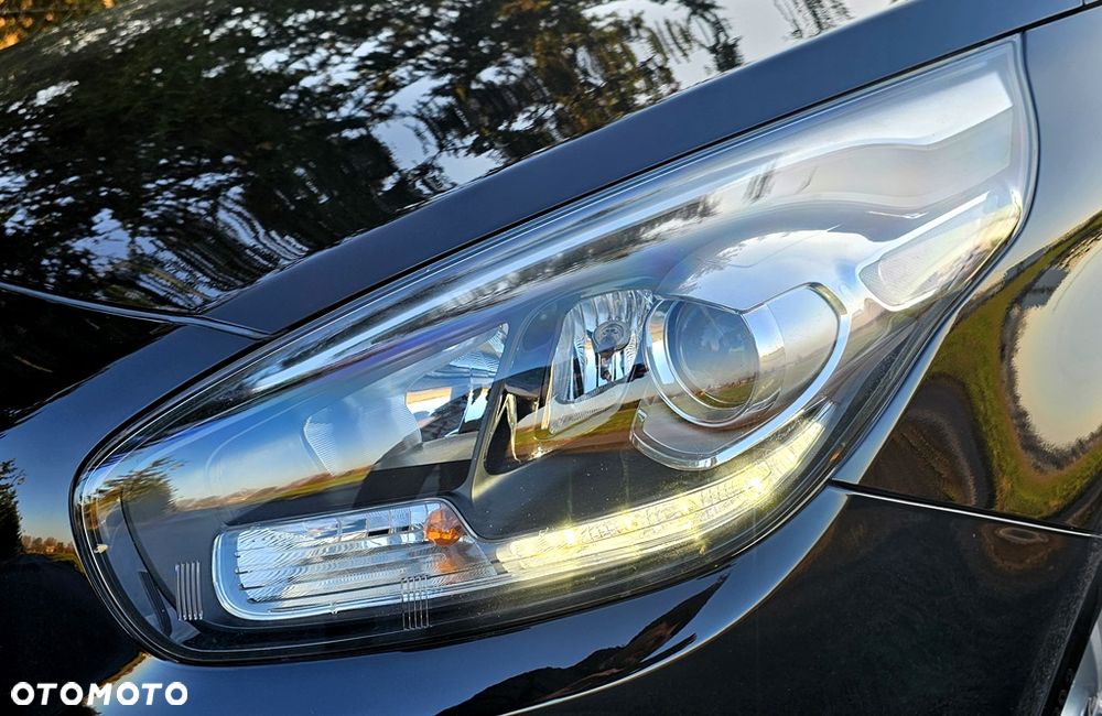 Kia Carens 1.7 CRDi Vision - 36