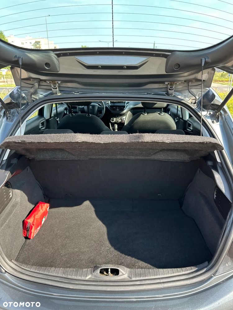 Peugeot 208 - 14