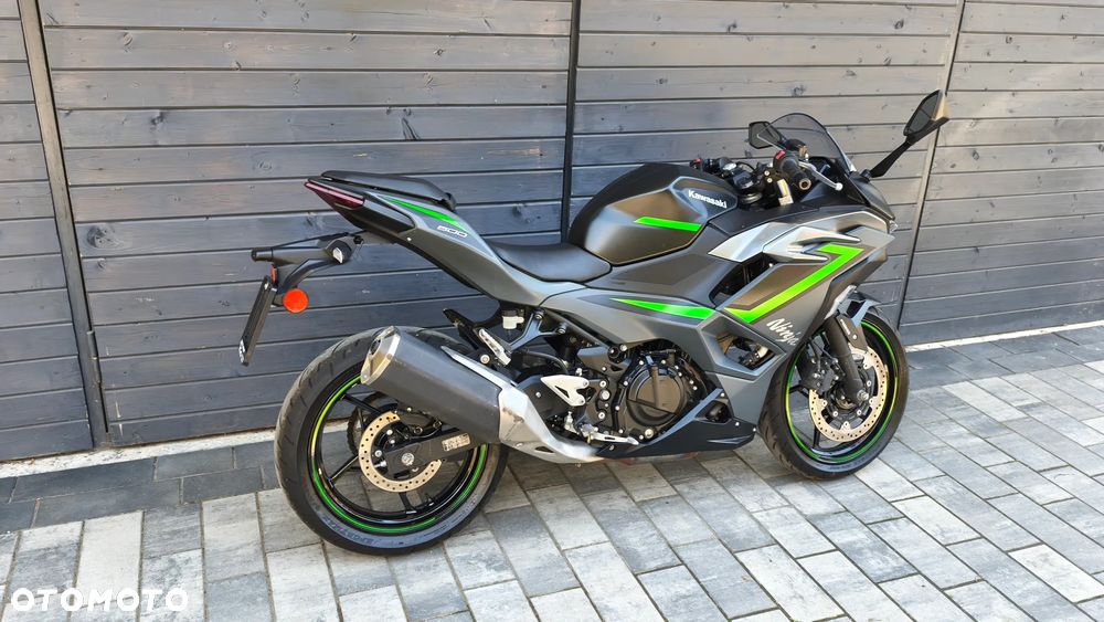 Kawasaki Ninja 500 - 4