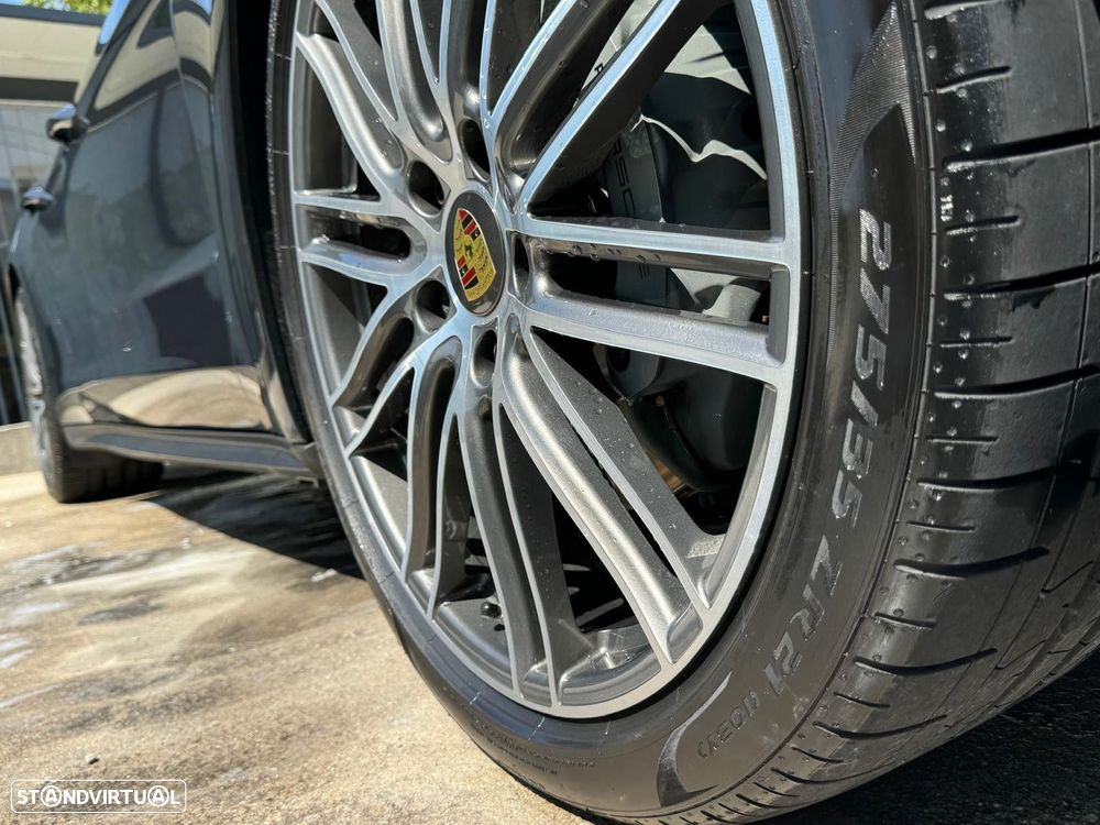Porsche Panamera 4 S - 32