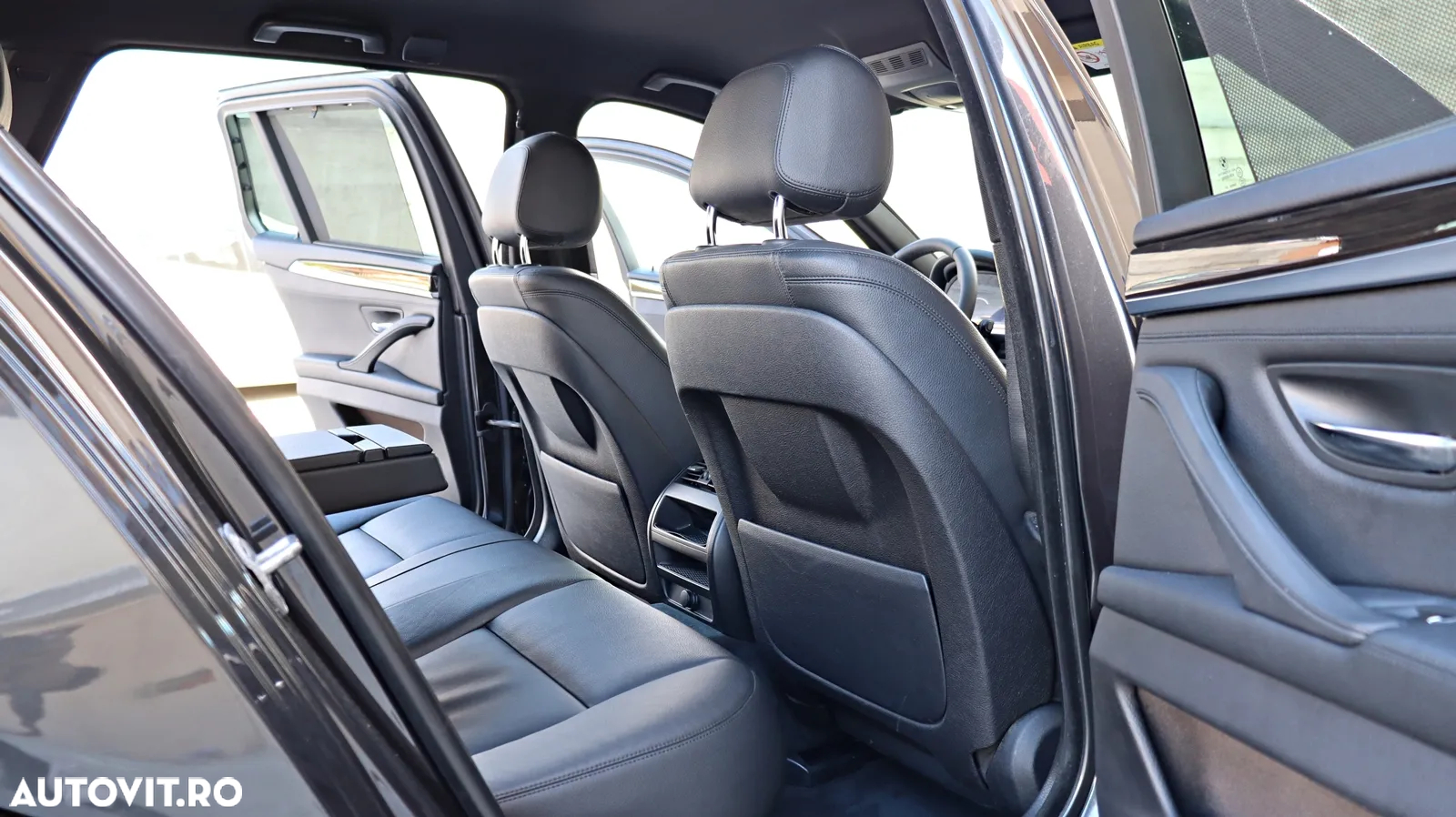 BMW Seria 5 525d Touring Aut. Luxury Line - 14