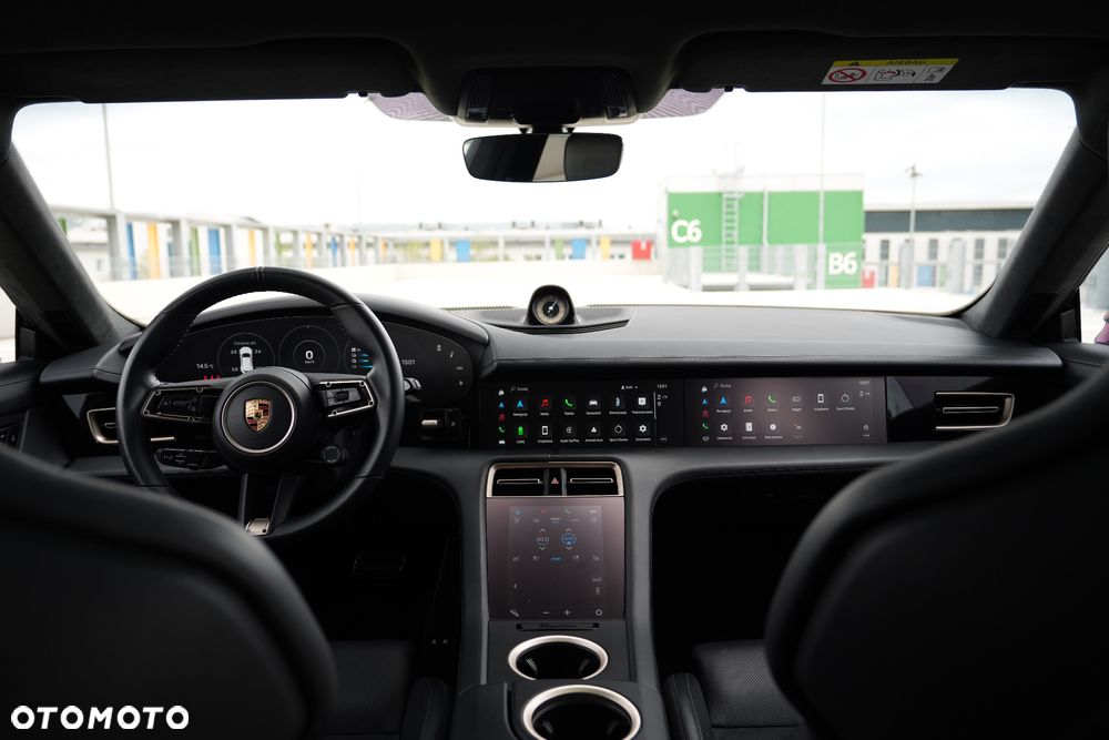 Porsche Taycan Turbo - 24