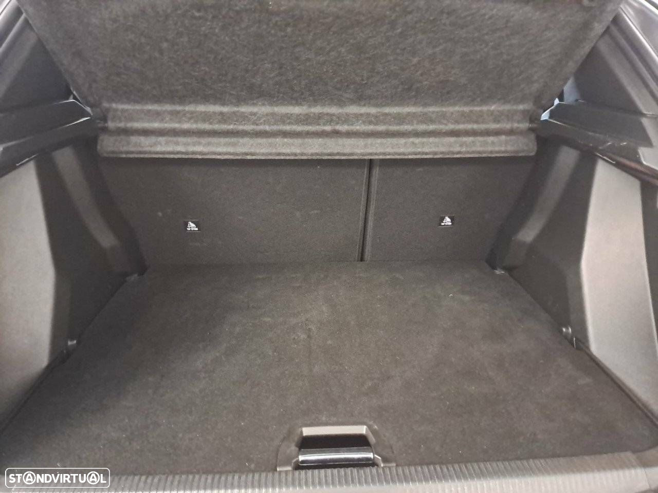 Peugeot 2008 1.2 PureTech Allure EAT8 - 6
