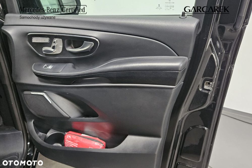 Mercedes-Benz Klasa V - 30