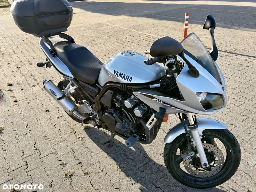 Yamaha FZS - 12