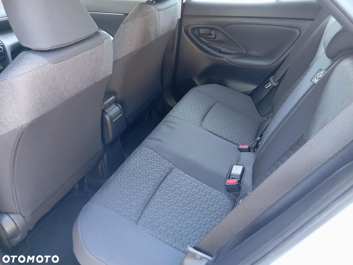 Toyota Yaris Cross Hybrid 1.5 Comfort 4x4 - 11