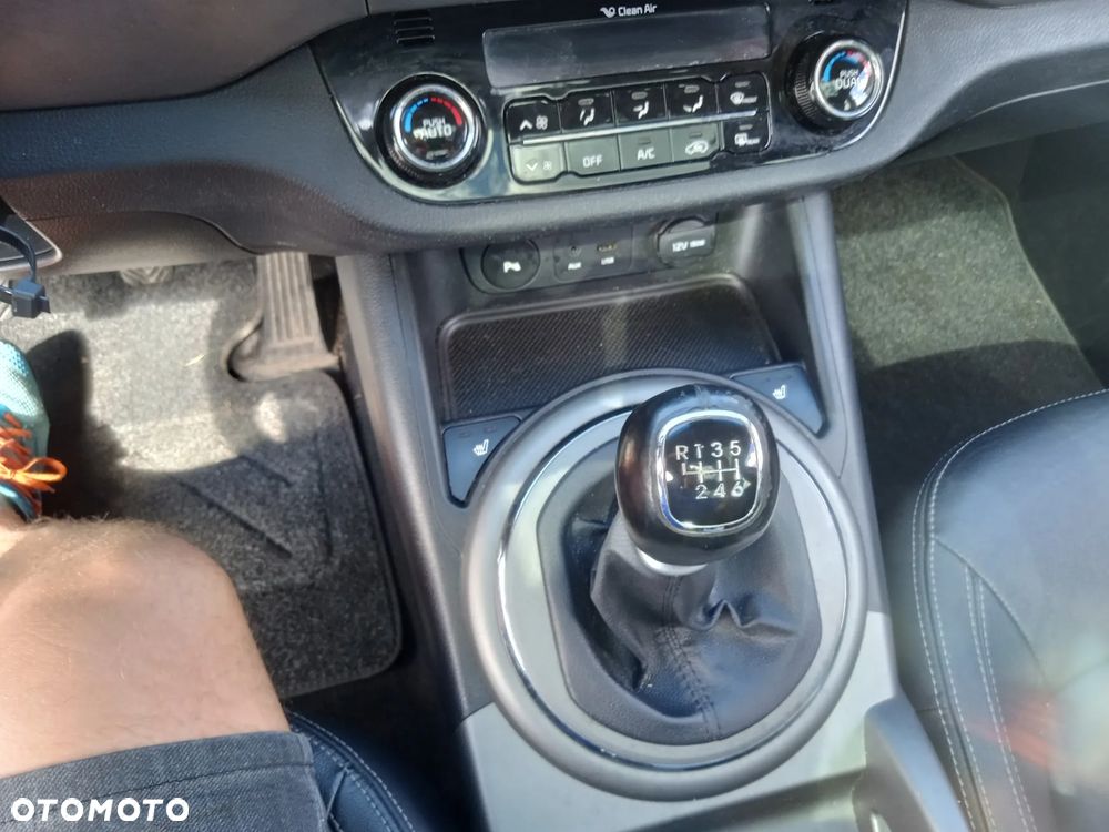 Kia Sportage 1.7 CRDI Business Line M 2WD - 12