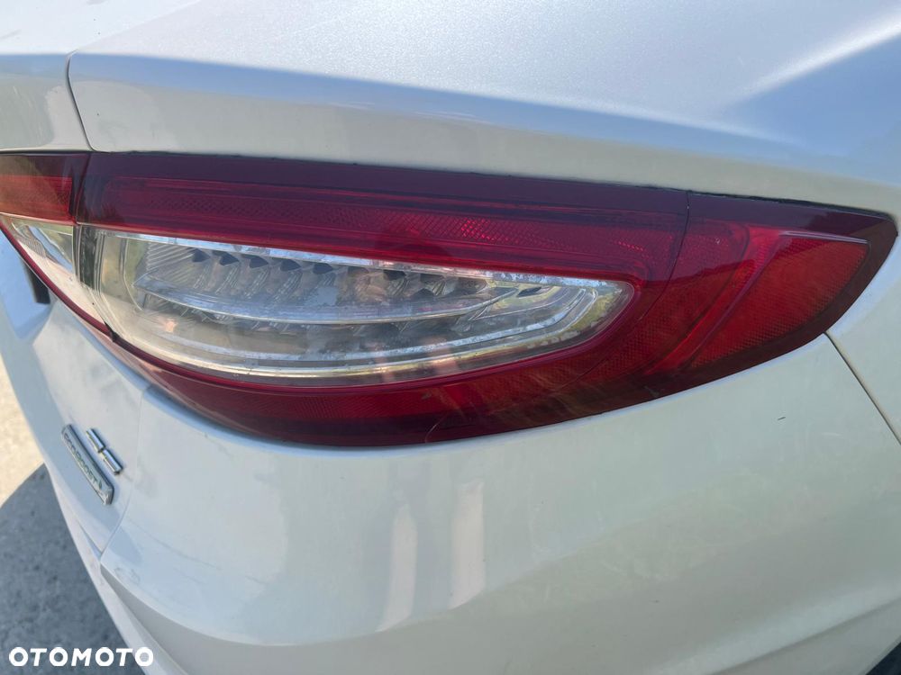 Ford Fusion - 4