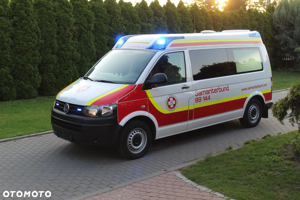 Volkswagen T5  AMBULANS KARETKA - 3
