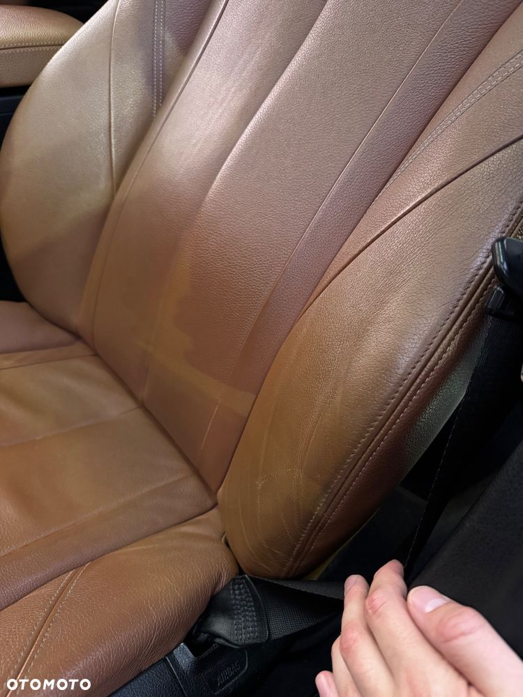 BMW Seria 3 328i Luxury Line - 38